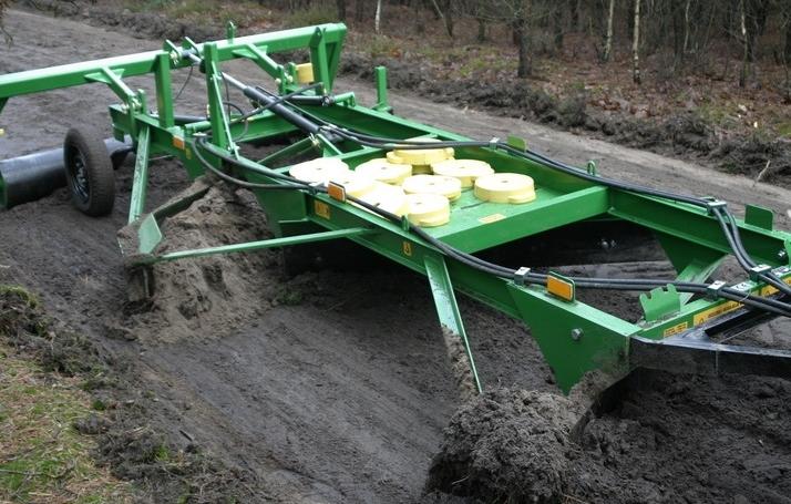 RÓWNIARKA DROGOWA LEŚNA V3-220